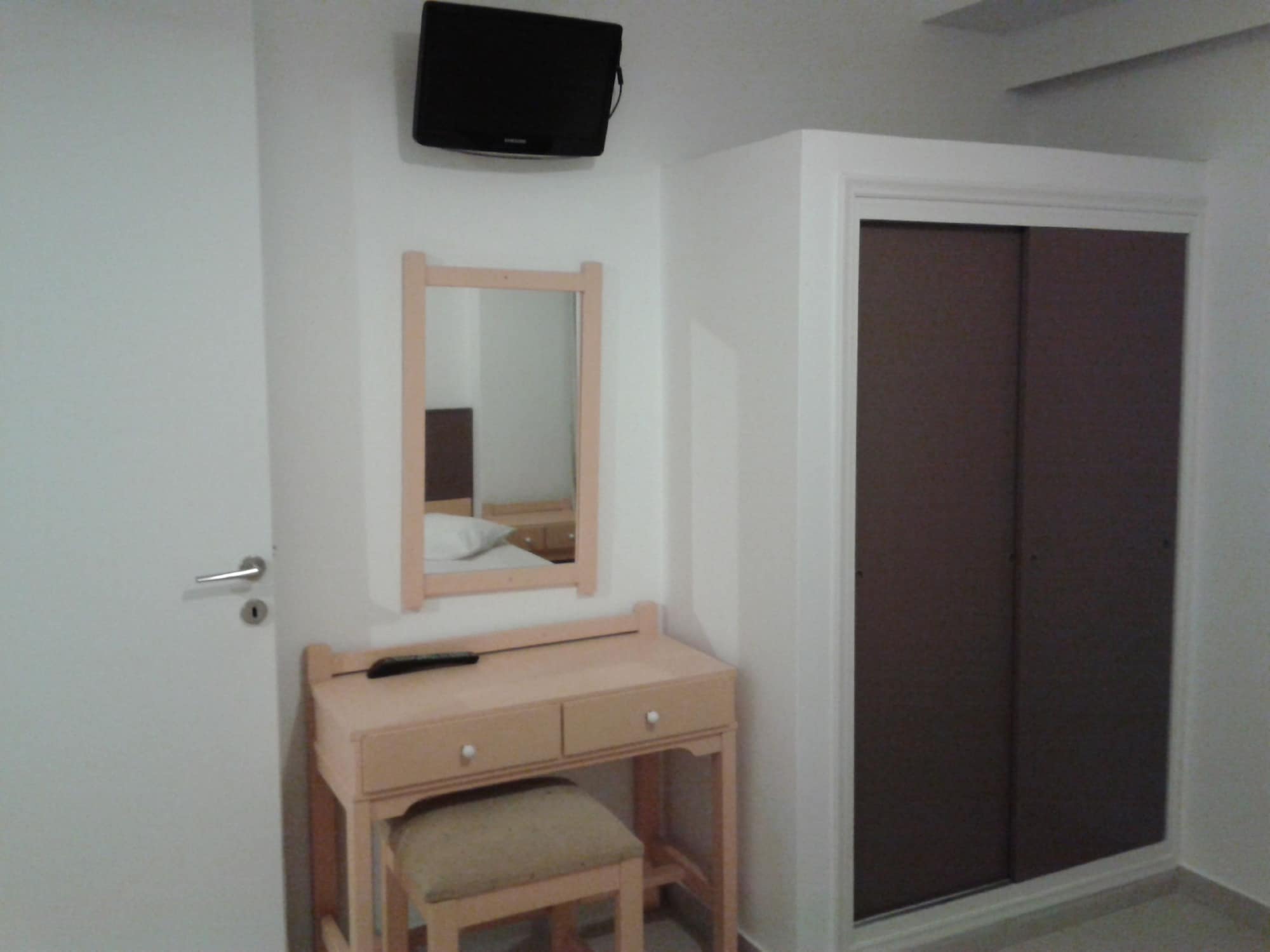 Фото Fantasia Hotel Apartments