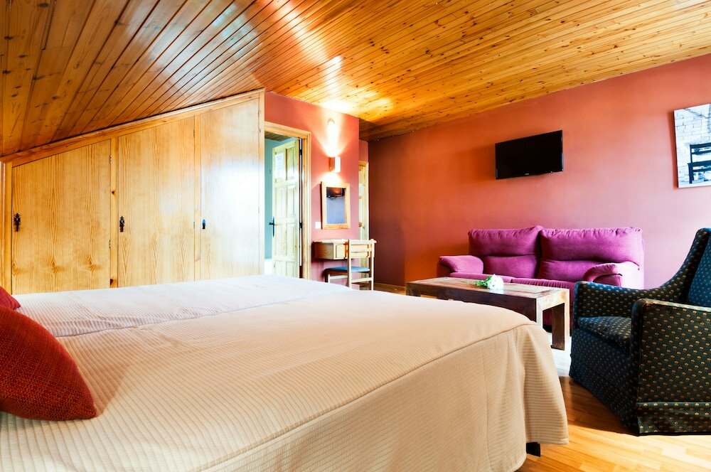 Фото Hotel Esquirol