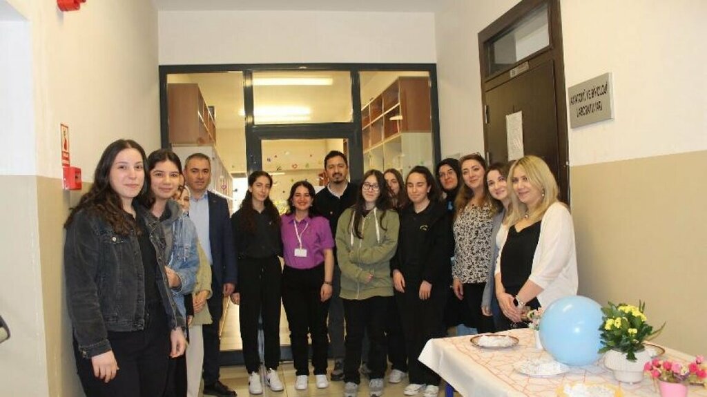 Vocational school Bagcilar Aydin Dogan Vocational and Technical Anatolian High School, Istanbul, photo