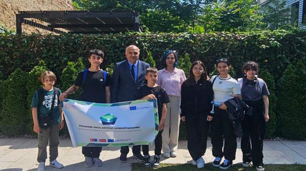 School Dereler Middle School, Samsun, photo