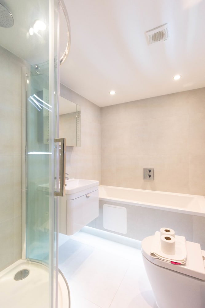 Фото Access Tower Hill