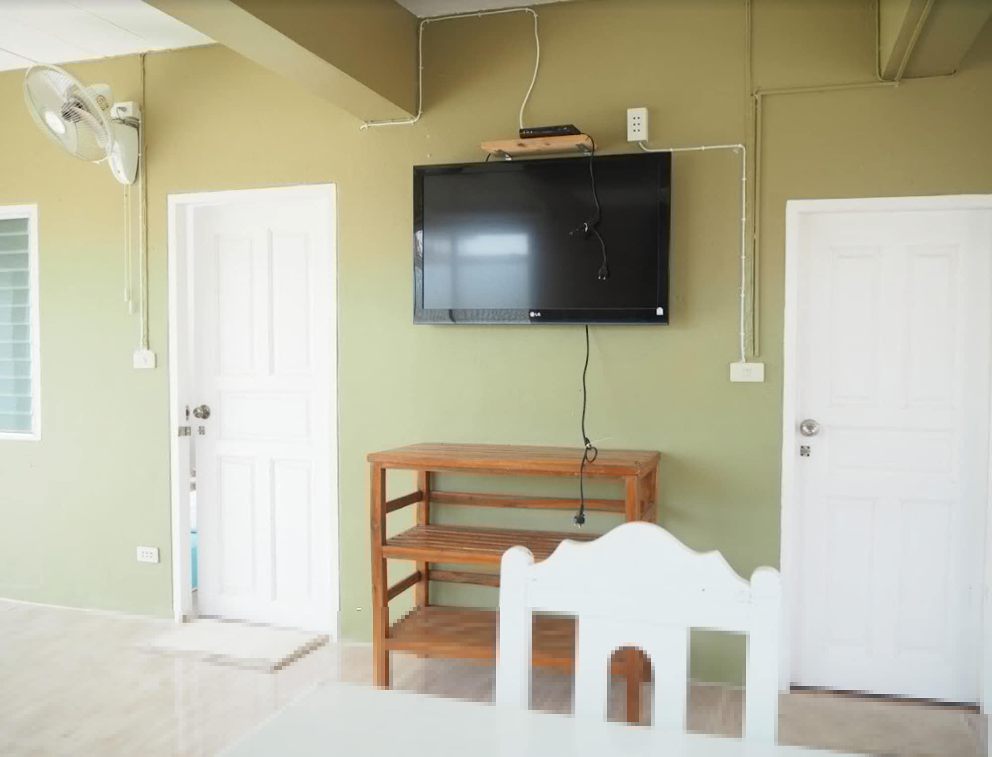 Фото Baan Tukta at Beach