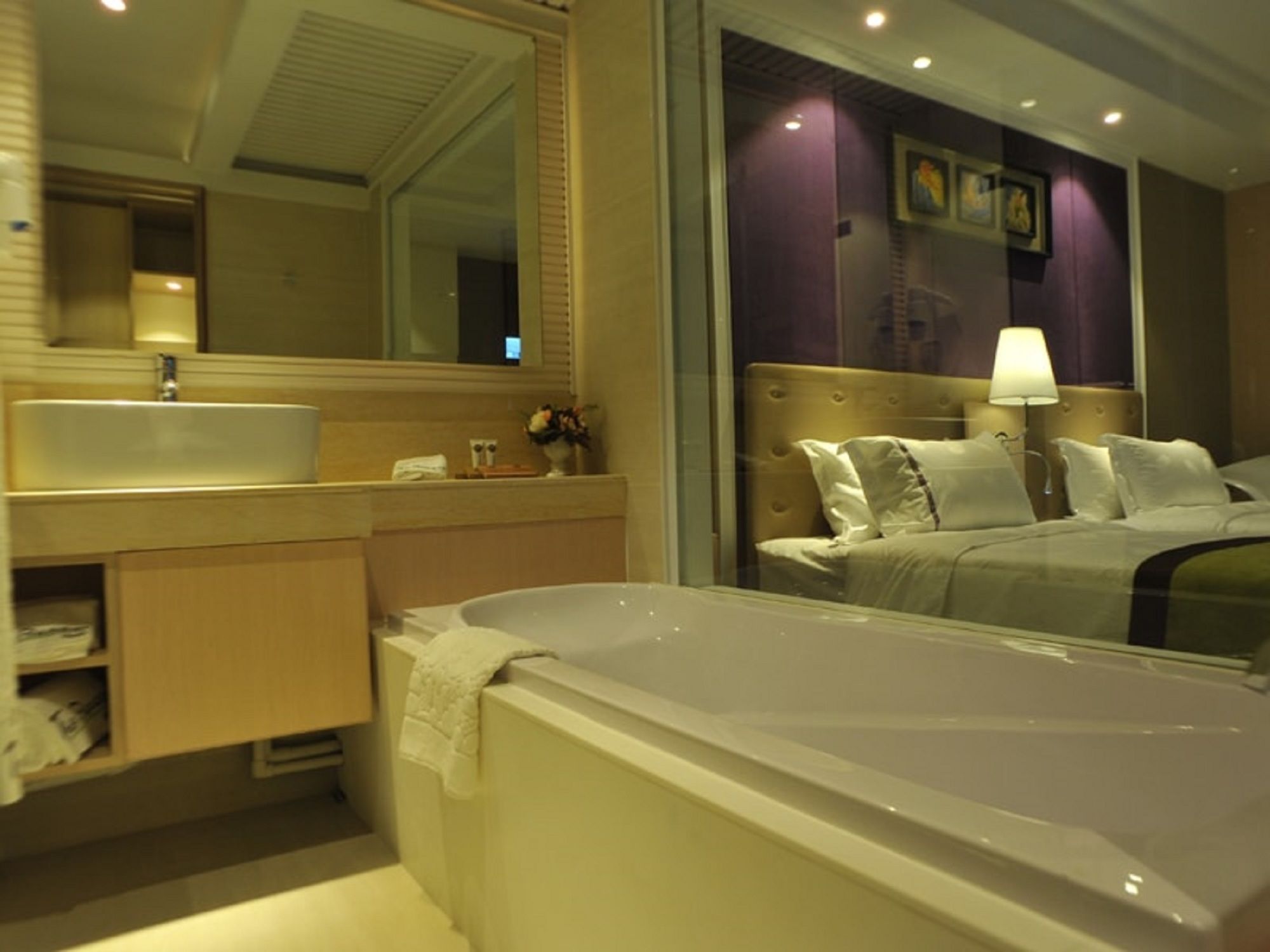 Фото The Bazaar Hotel