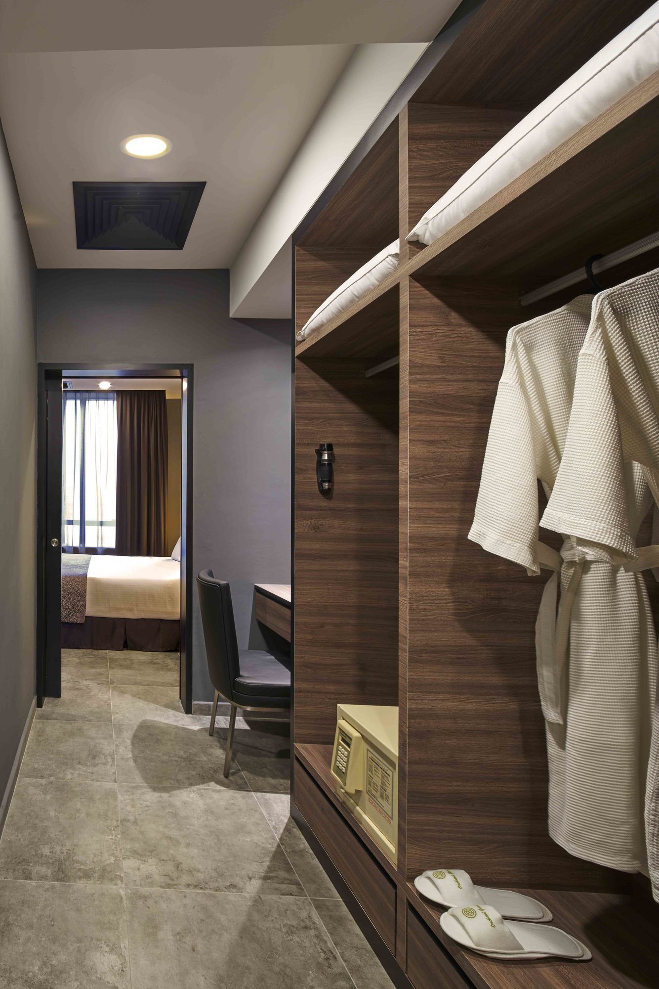 Фото Orchard Grand Court