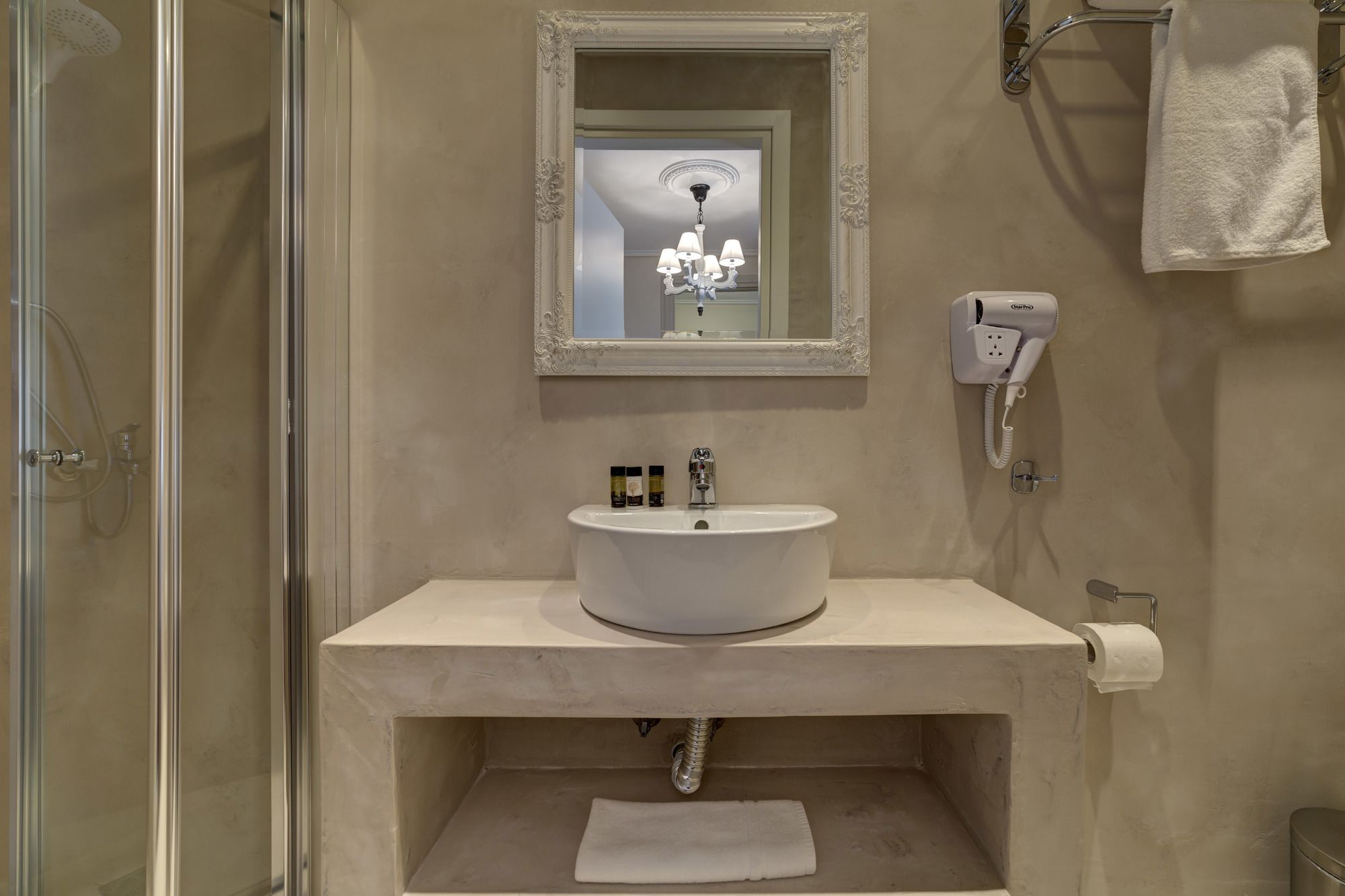 Фото Home & Poetry