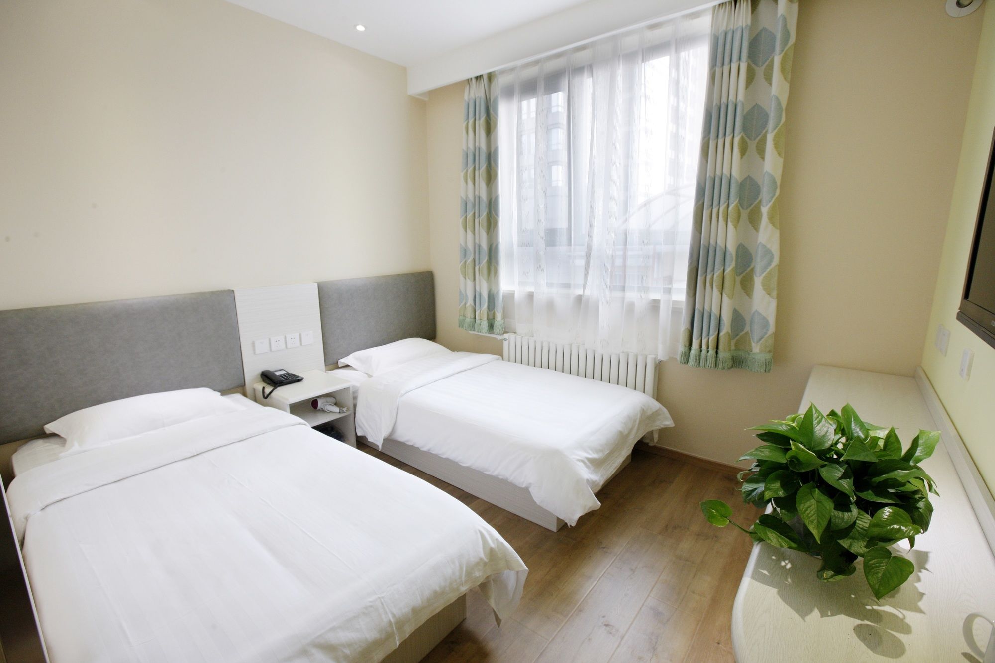 Фото Beijing Dongdan Hotel