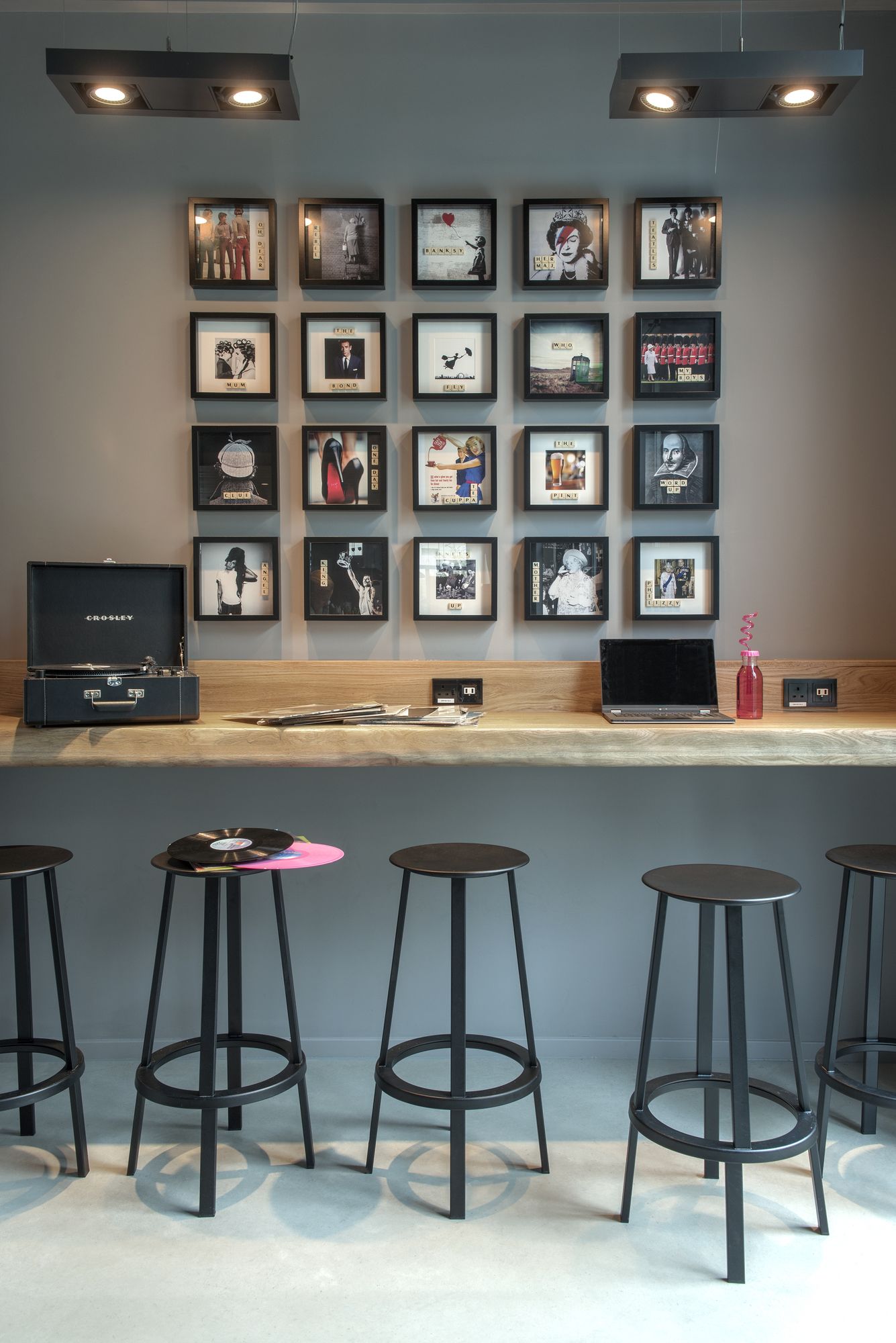 Фото Moxy London Excel
