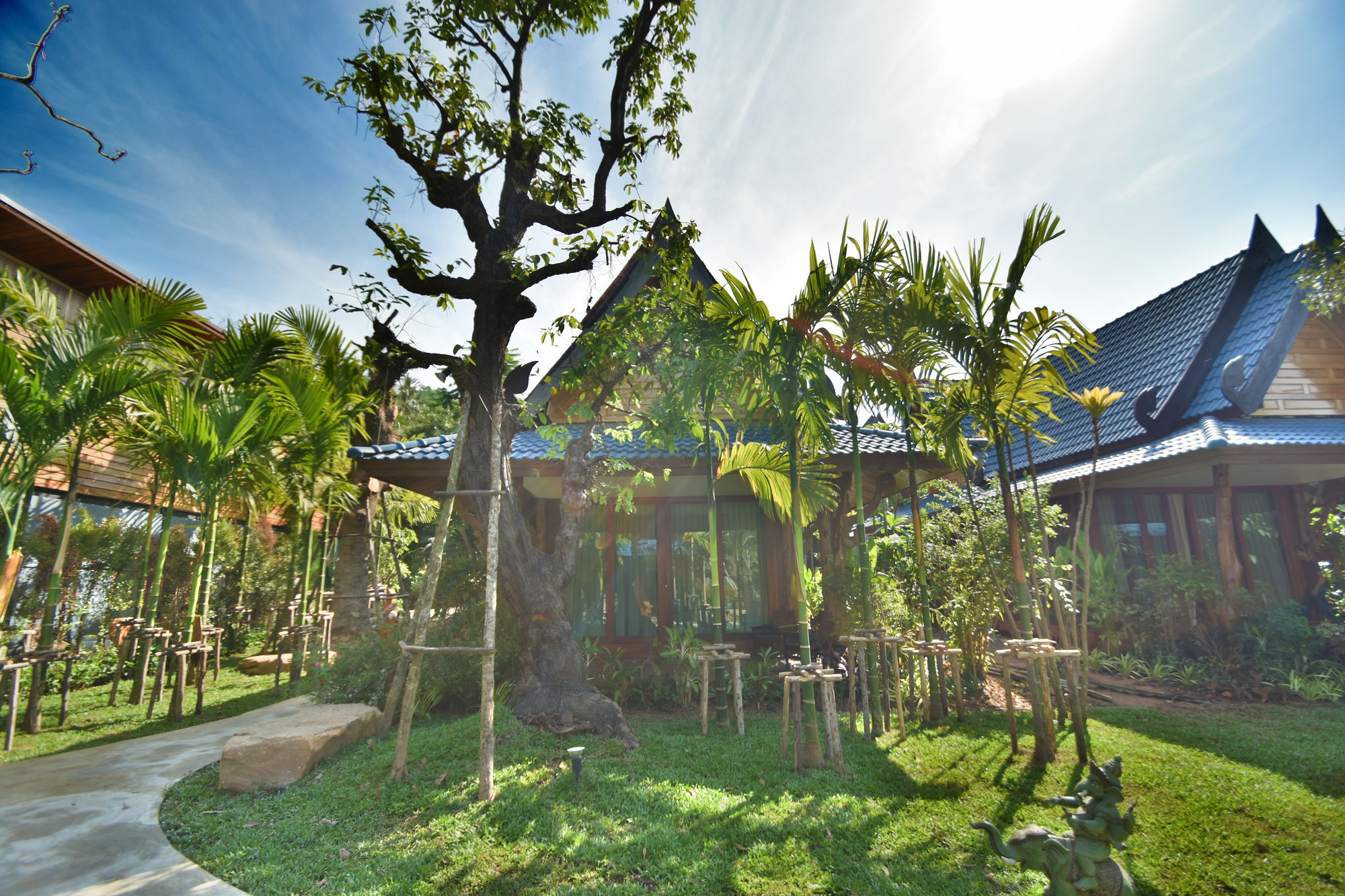 Фото The Nine Thipthara Klongson Resort