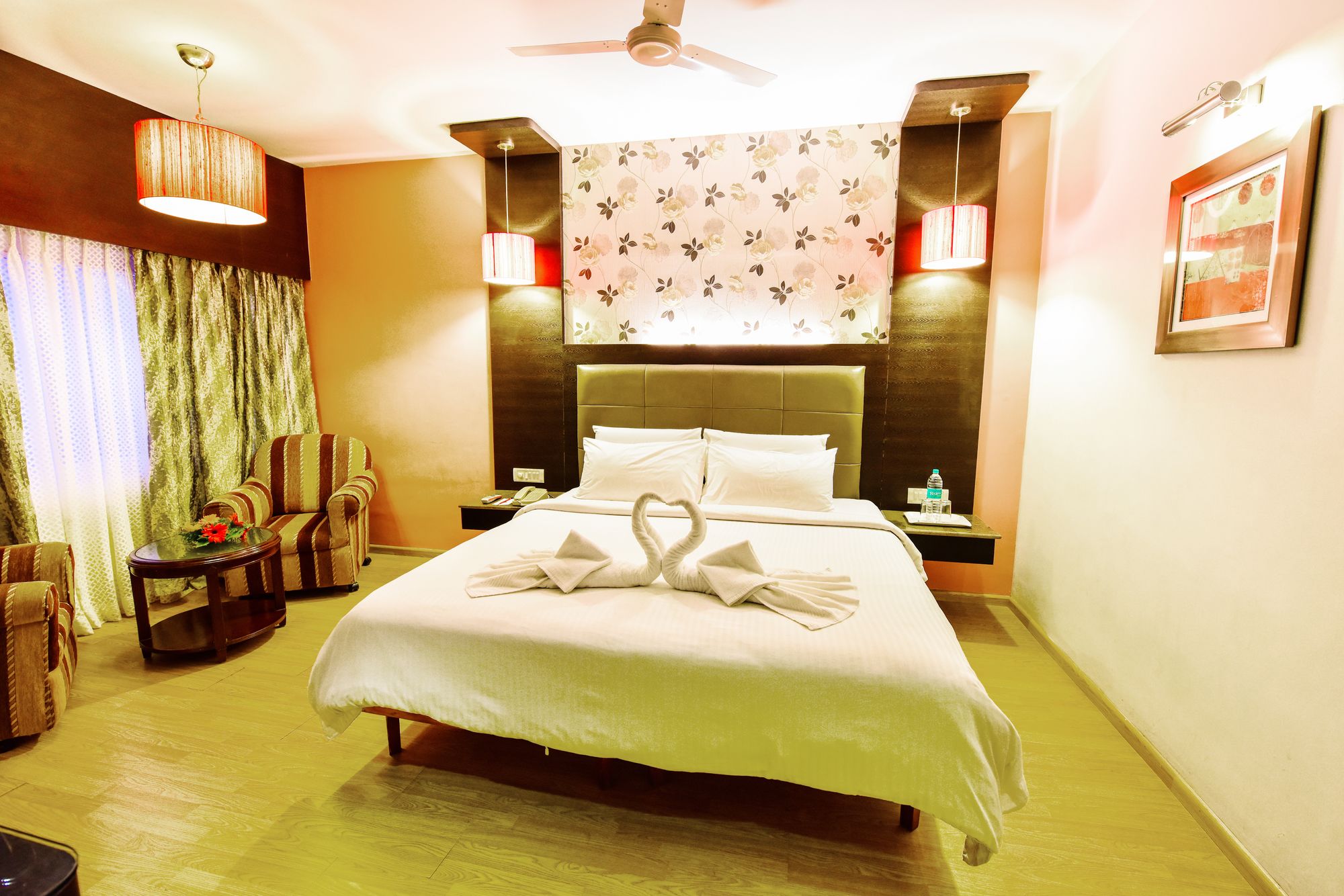 Фото Hotel Swosti Grand