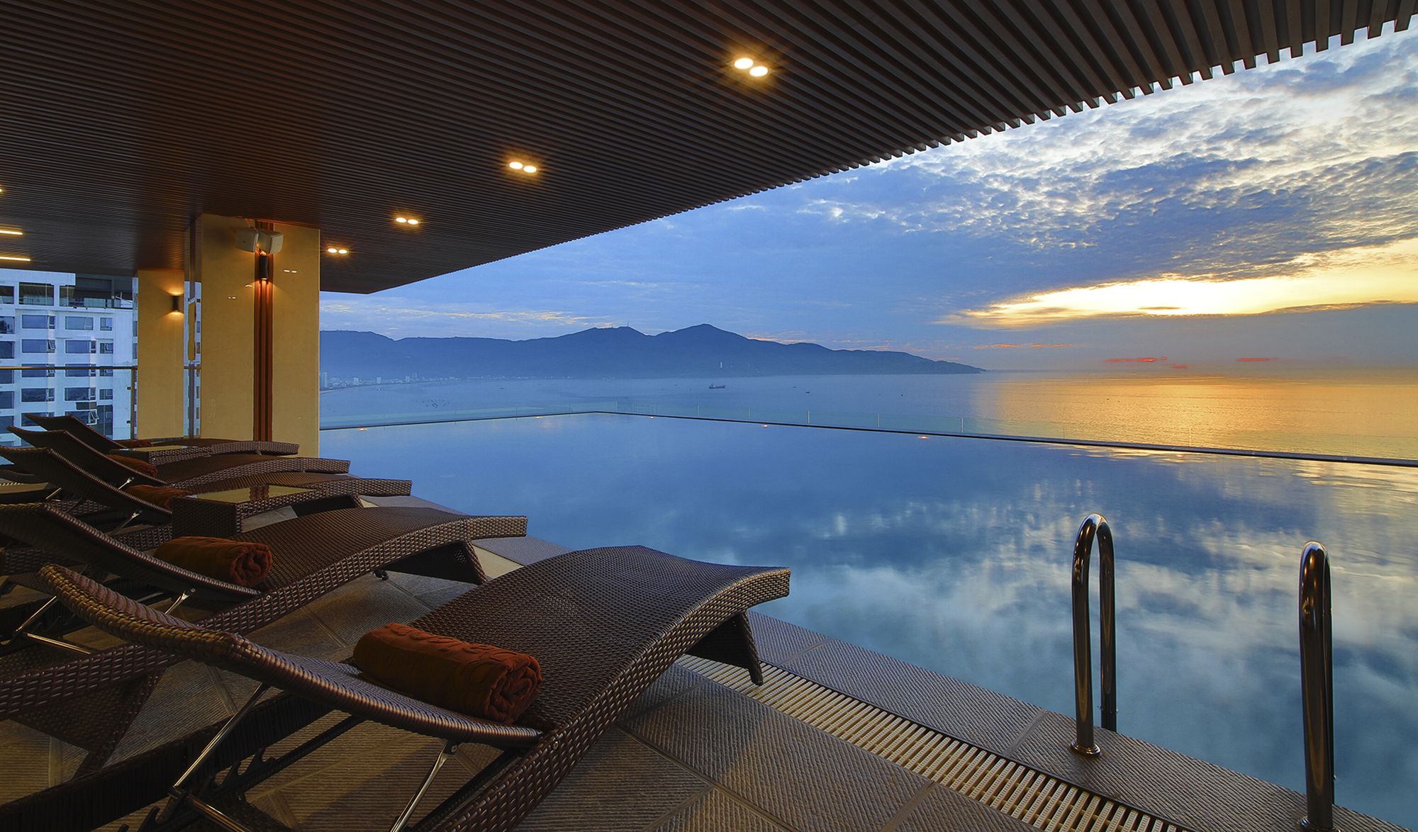 Фото Khách Sạn Balcona Đà Nẵng