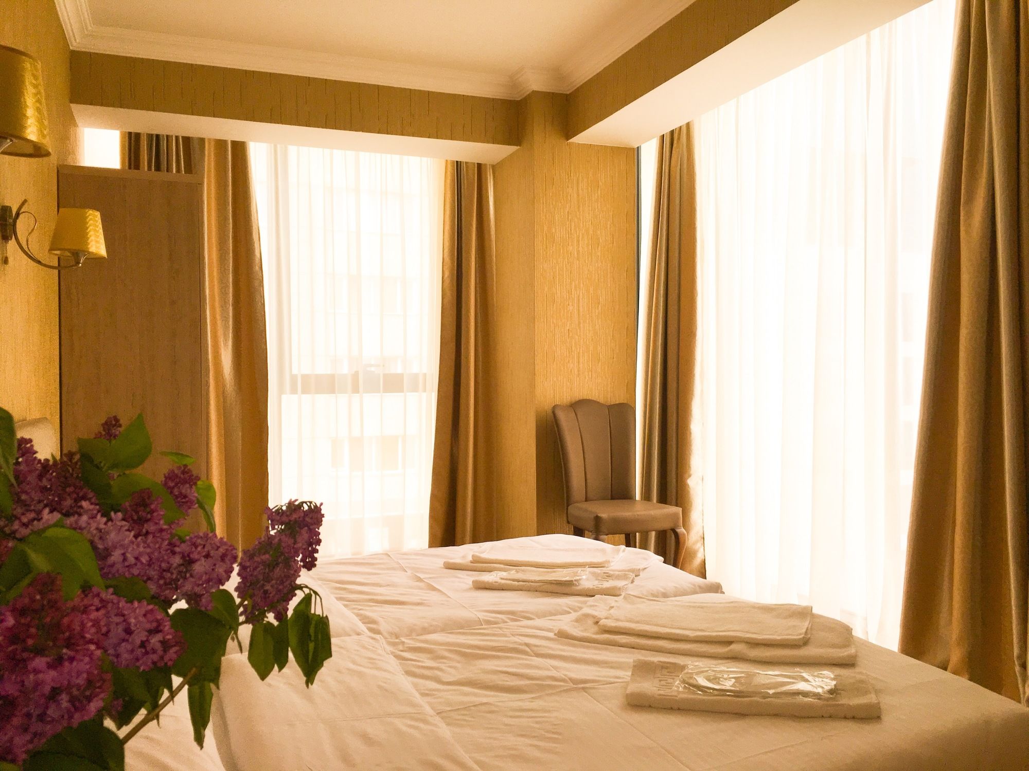 Фото LPlaza Hotel