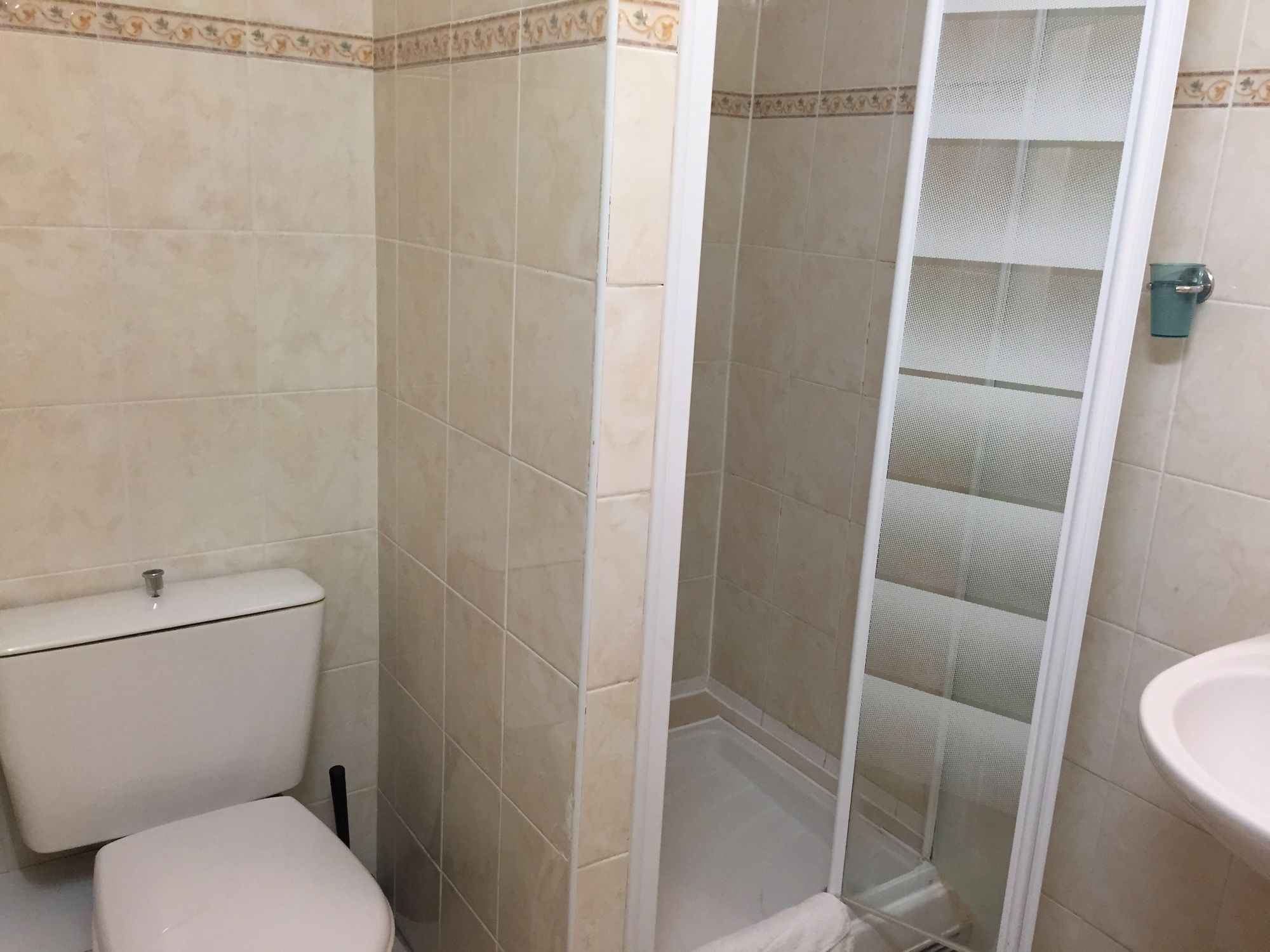 Фото Hôtel des Pyrénées