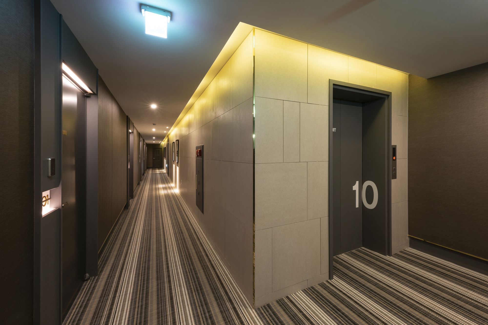 Фото Gupo Brown-Dot Hotel