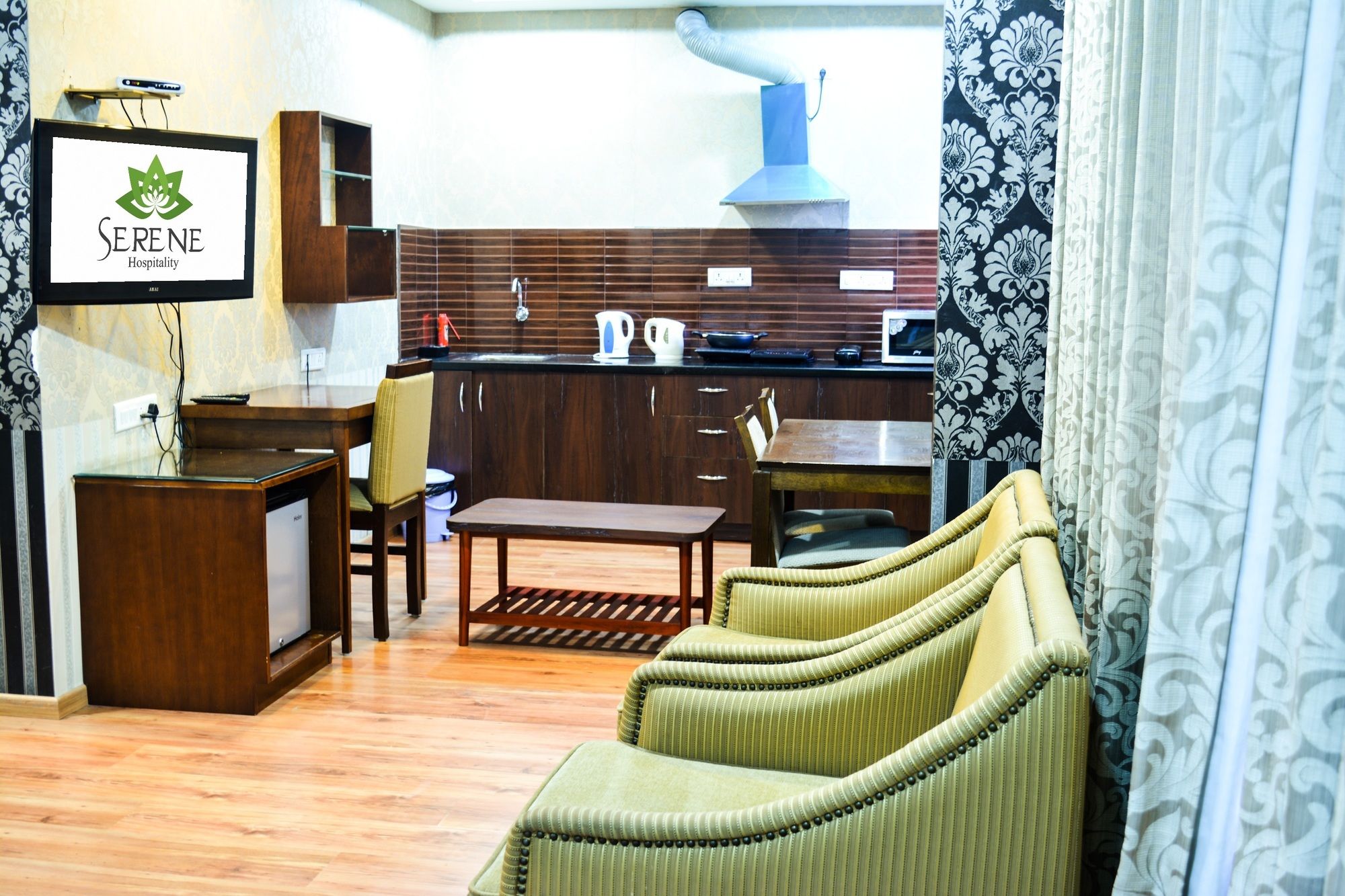 Фото Serene Boutique Hotel