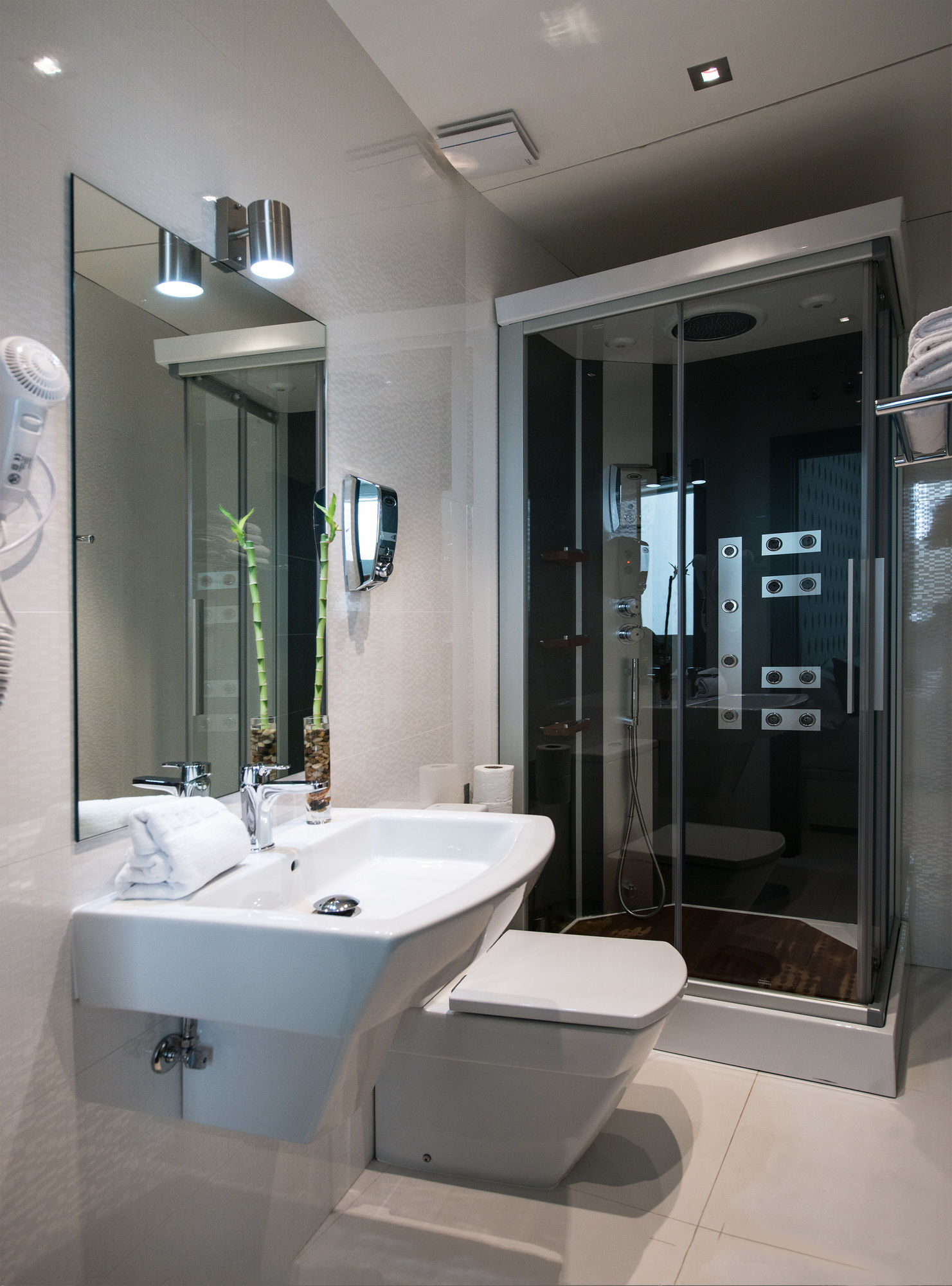 Фото Roisa Suites