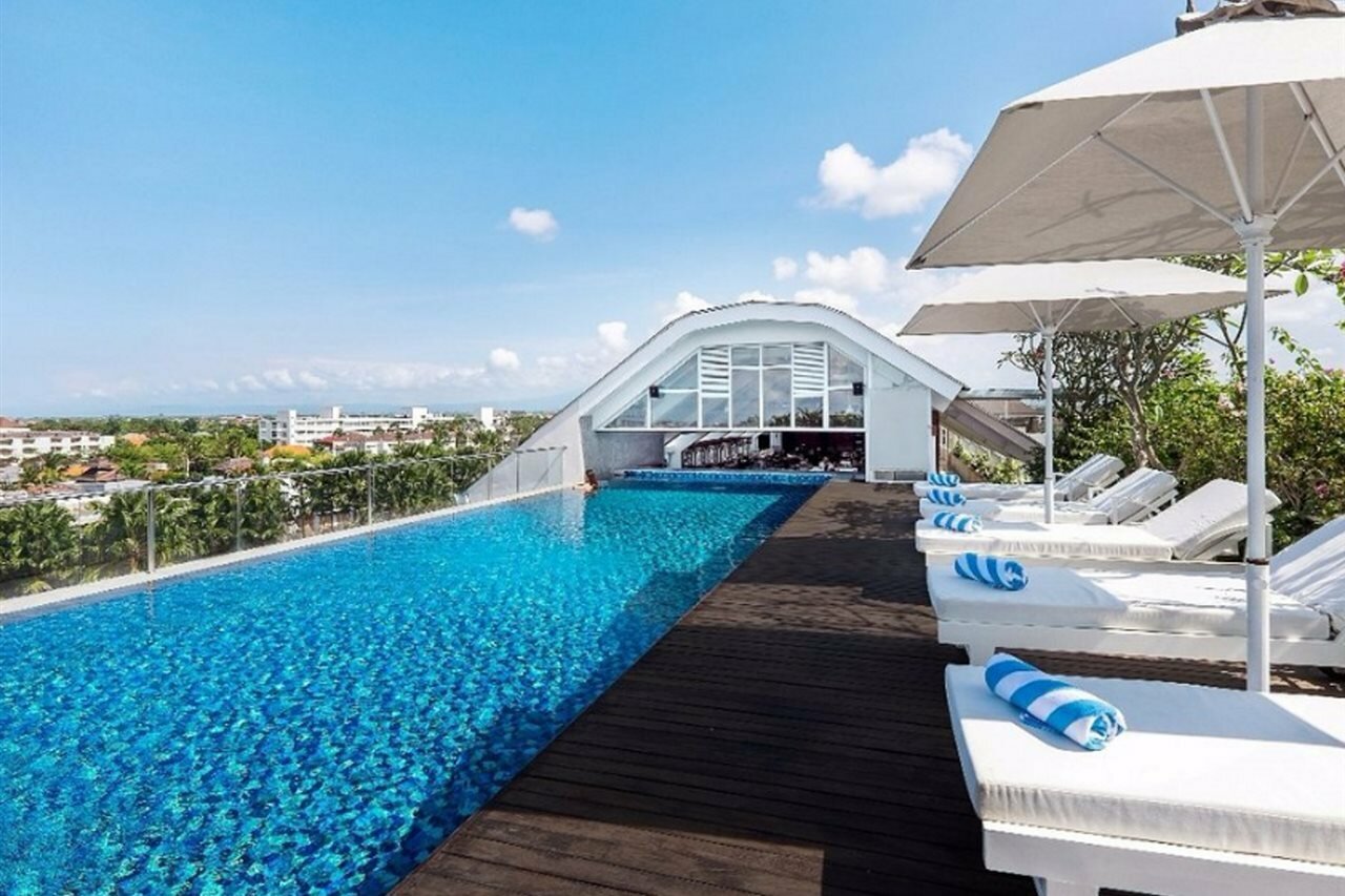 Фото Jambuluwuk Oceano Seminyak Hotel