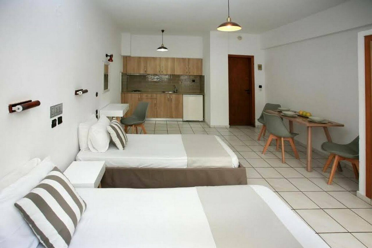 Фото Iraklis Studios & Apartments