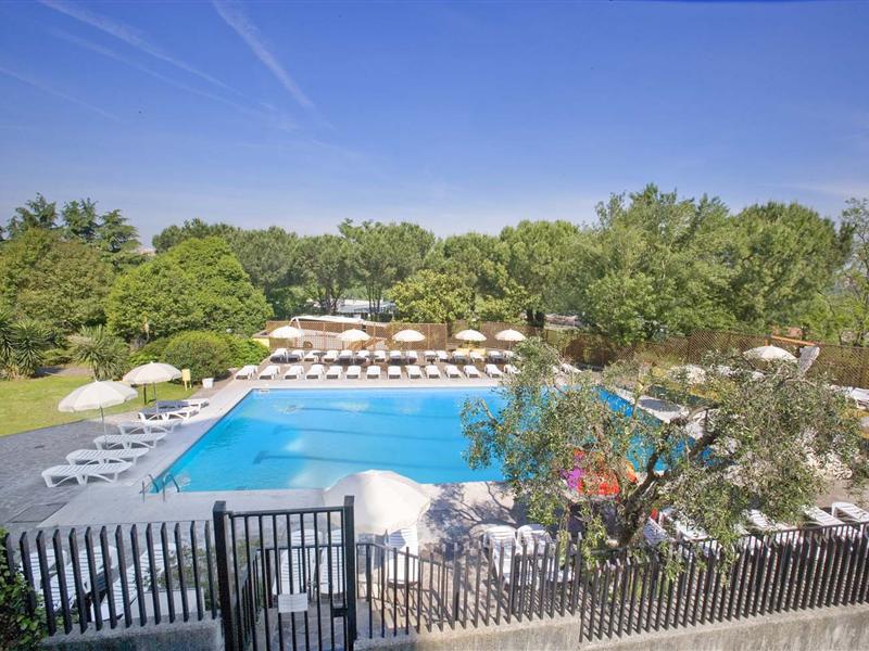 Фото Quality Hotel Rouge et Noir Roma