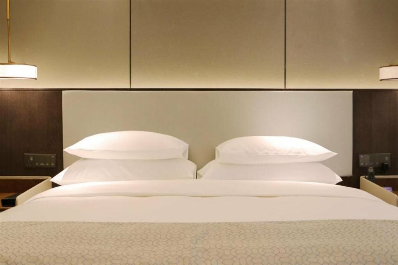 Фото Howard Johnson Wyndham Downtown Hotel Chongqing