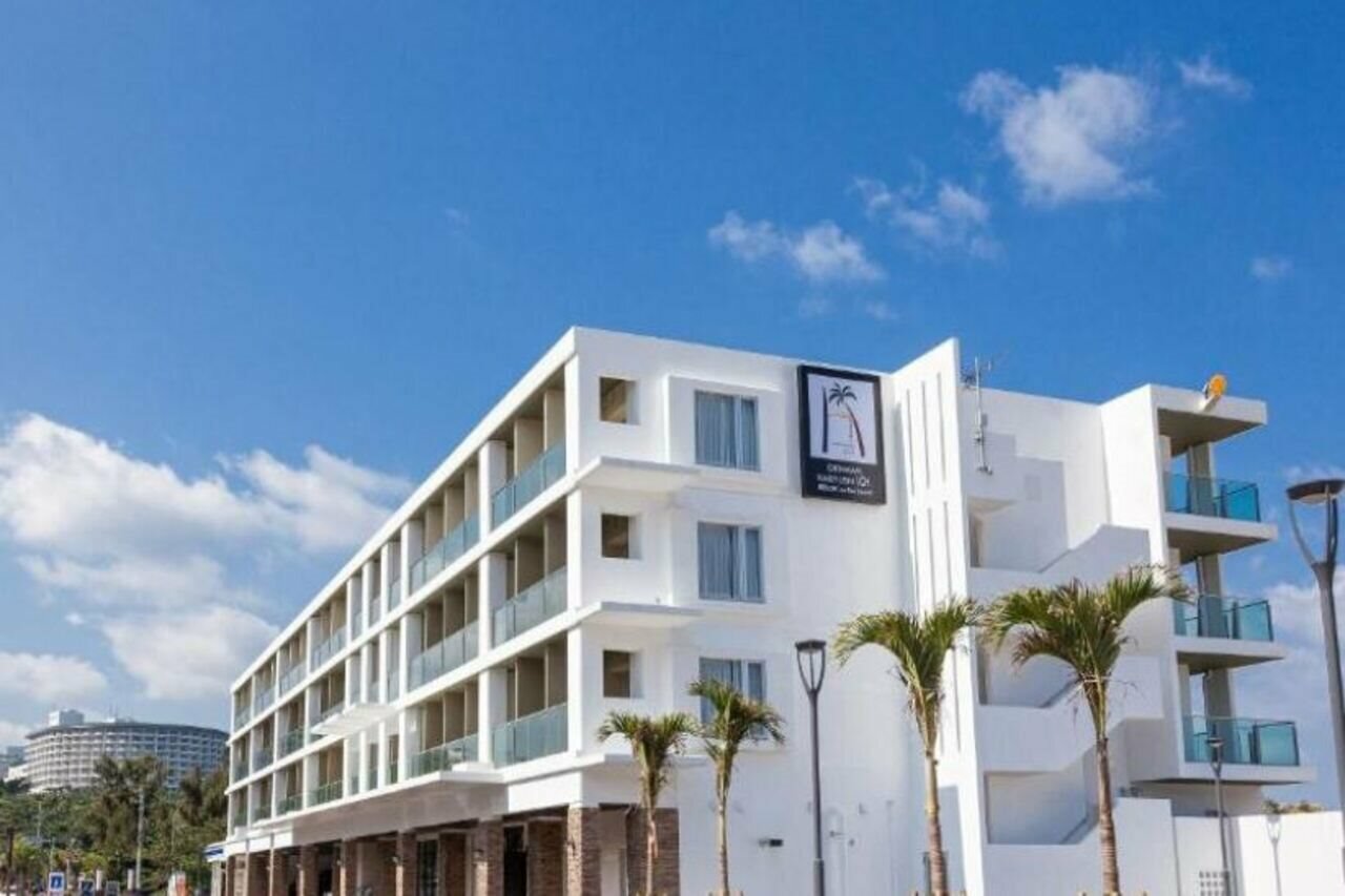 Фото Okinawa Kariyushi Lch Resort on the Beach