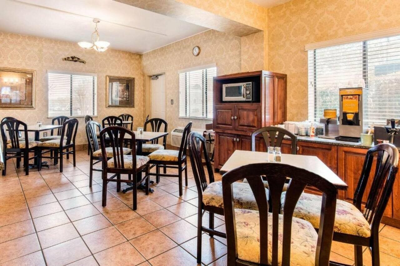 Фото Quality Inn Pelham I-65 exit 246