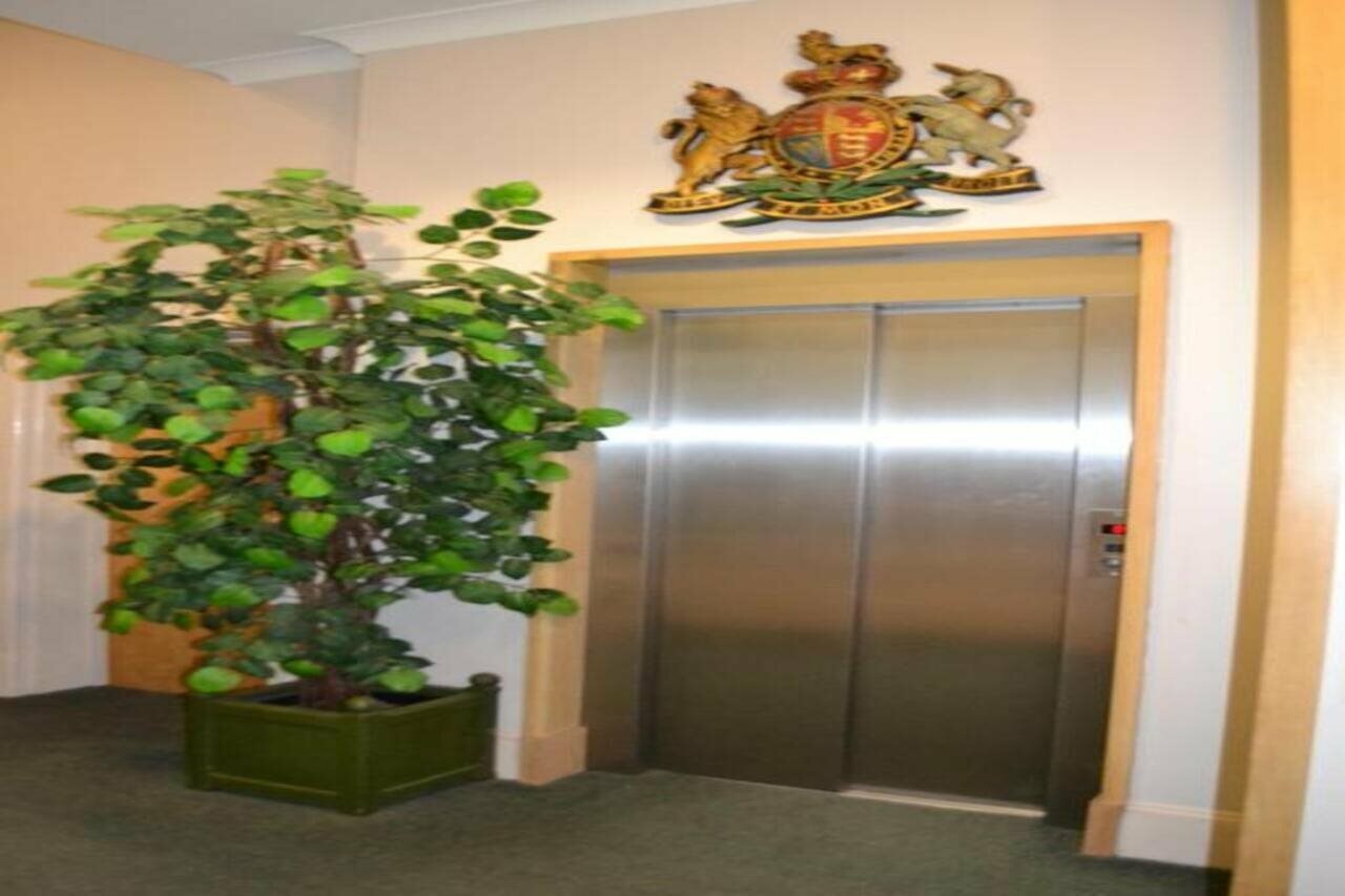 Фото Garden Court Hotel