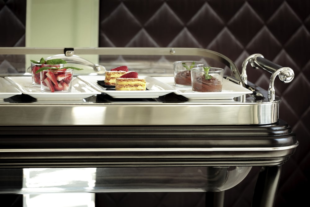 Фото Grand Hotel Roi Rene Aix en Provence Centre MGallery by Sofitel