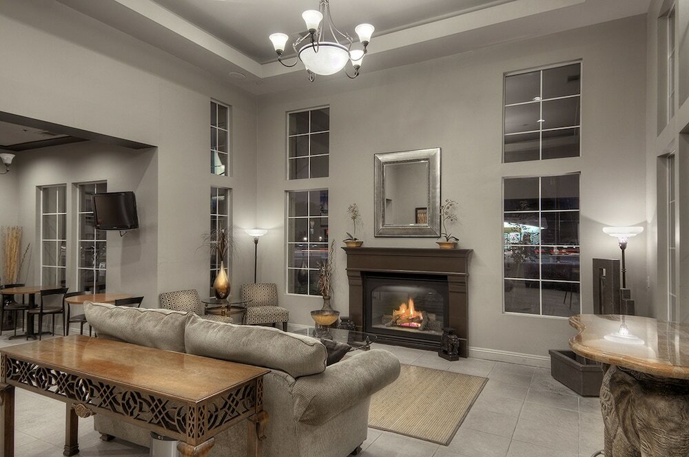 Фото University Park Inn & Suites