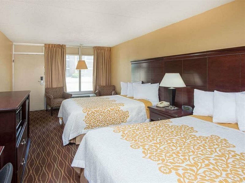 Фото Days Inn by Wyndham Paducah