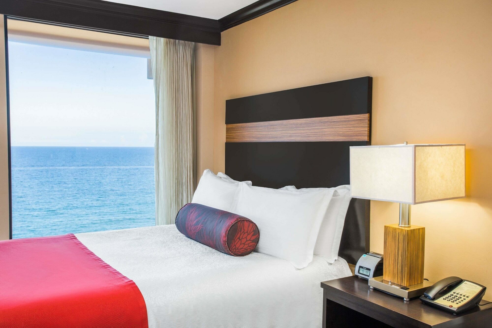 Фото Wyndham Deerfield Beach Resort