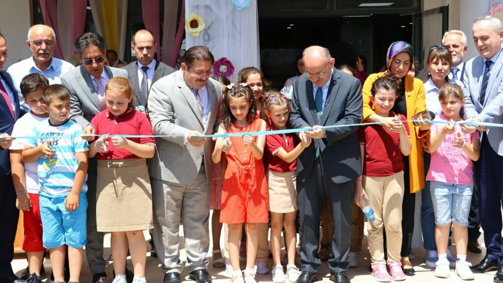 دوائر التعليم Sakarya Provincial Directorate of National Education ، آدابازاري، صورة