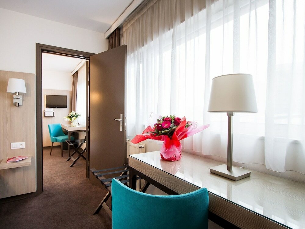 Фото Hotel Lille Europe