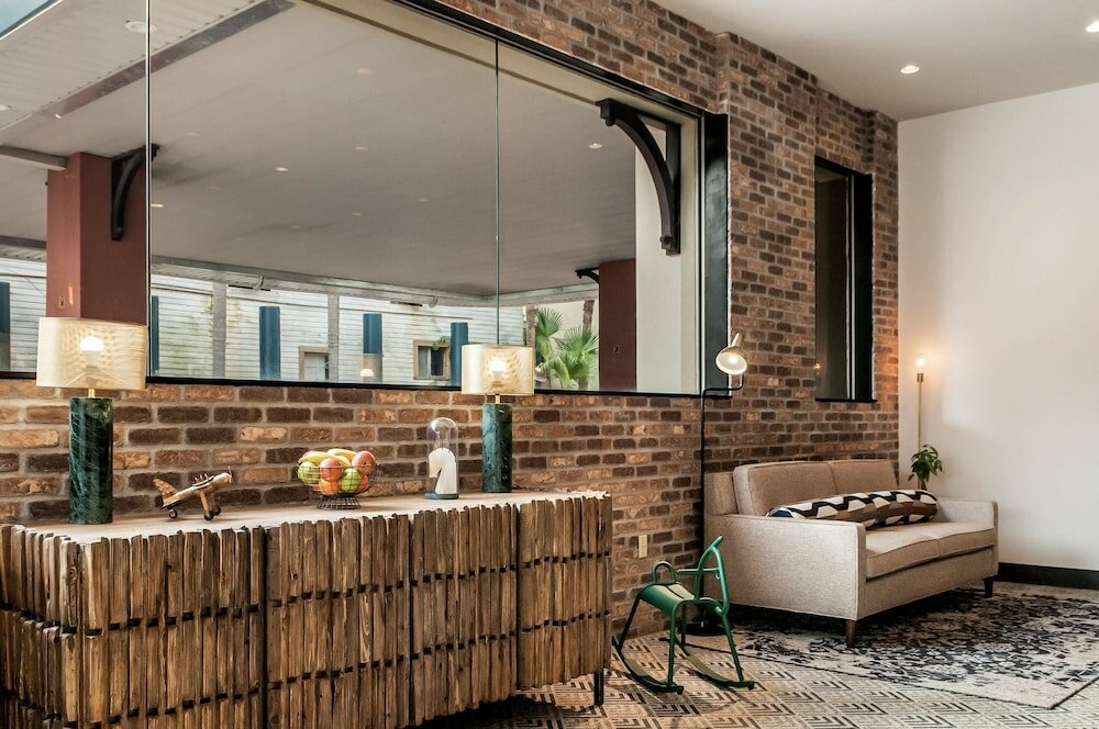 Фото St Charles Coach House, Ascend Hotel Collection