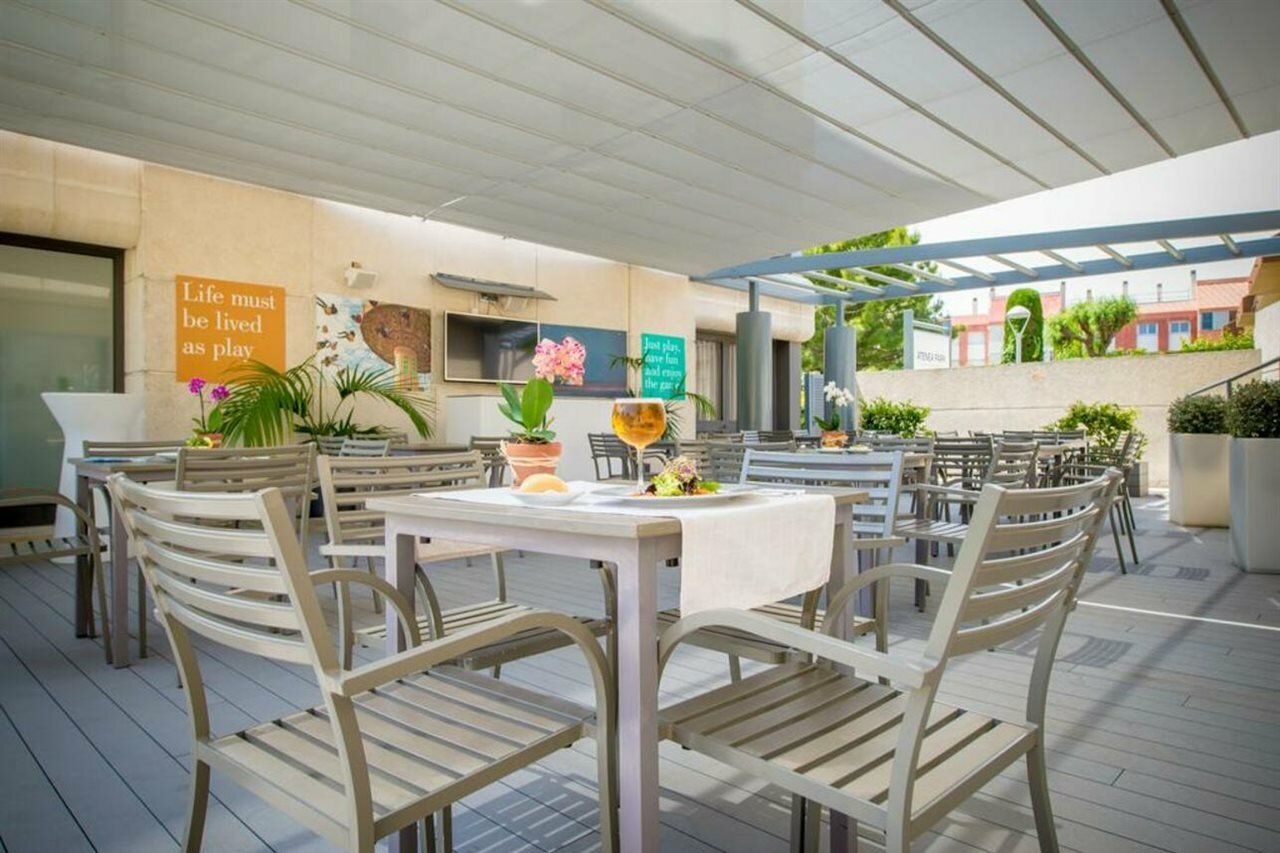 Фото Atenea Park Suites Apartaments