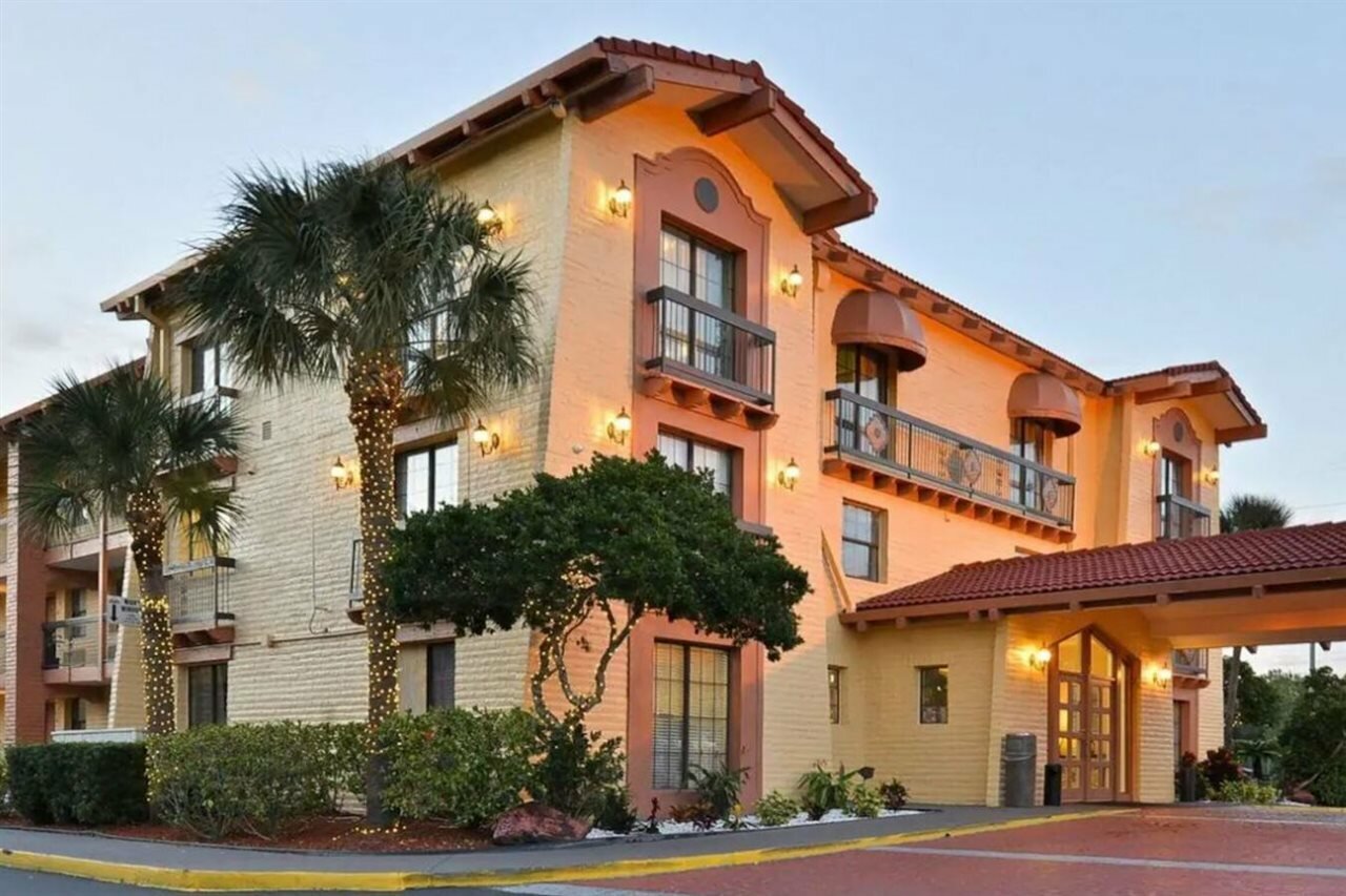 Фото Rodeway Inn Near Ybor City - Casino