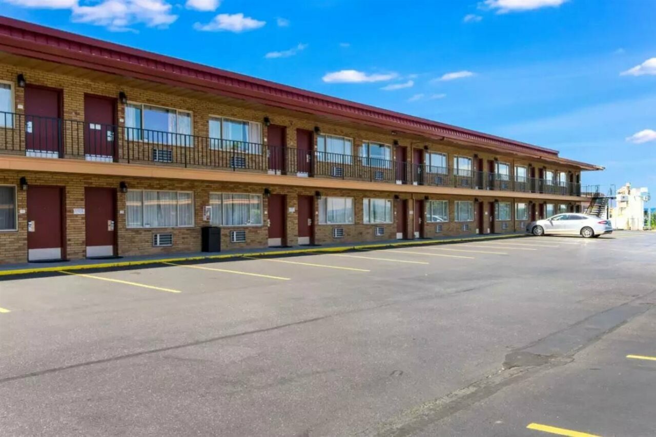 Фото Rodeway Inn Portland Airport Hotel