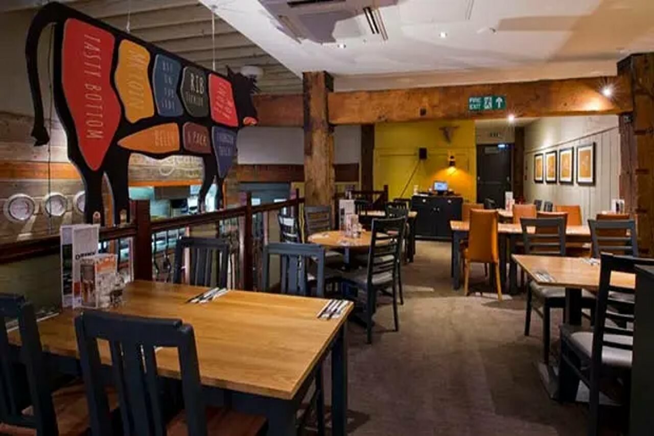 Фото Premier Inn London Harrow