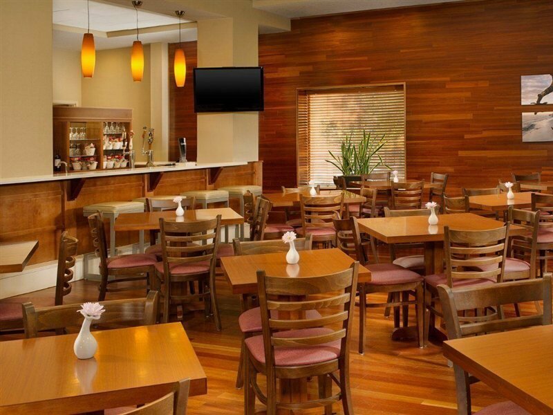 Фото Four Points by Sheraton Jacksonville Baymeadows