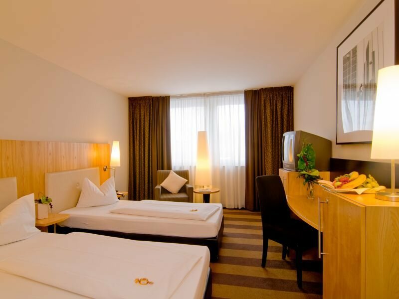 Фото Offenbach Plaza Hotel