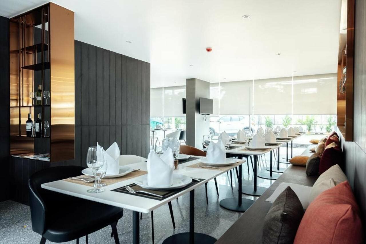 Фото Montana Hotel & Residence