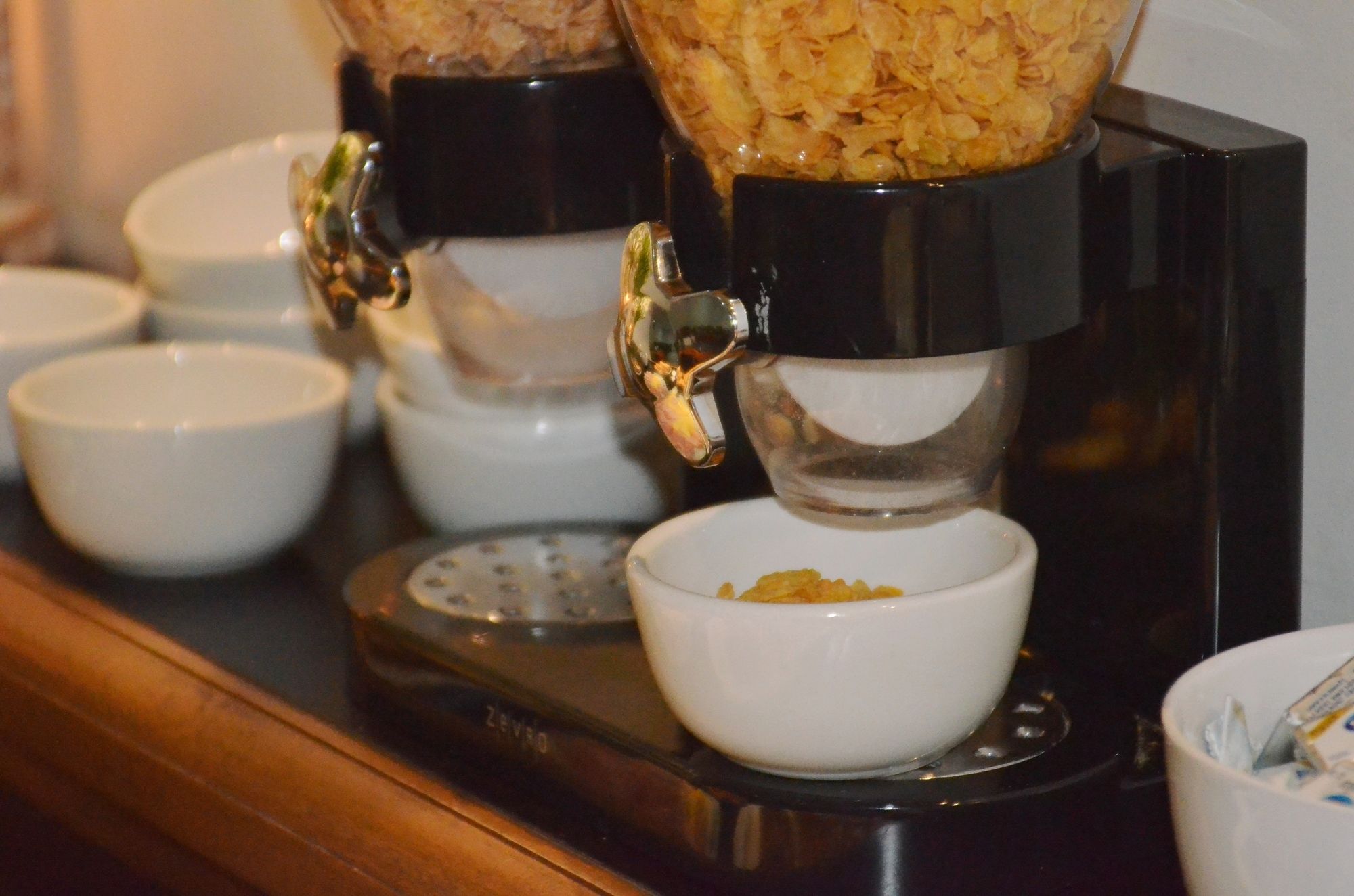 Фото Hotel Ayamitre