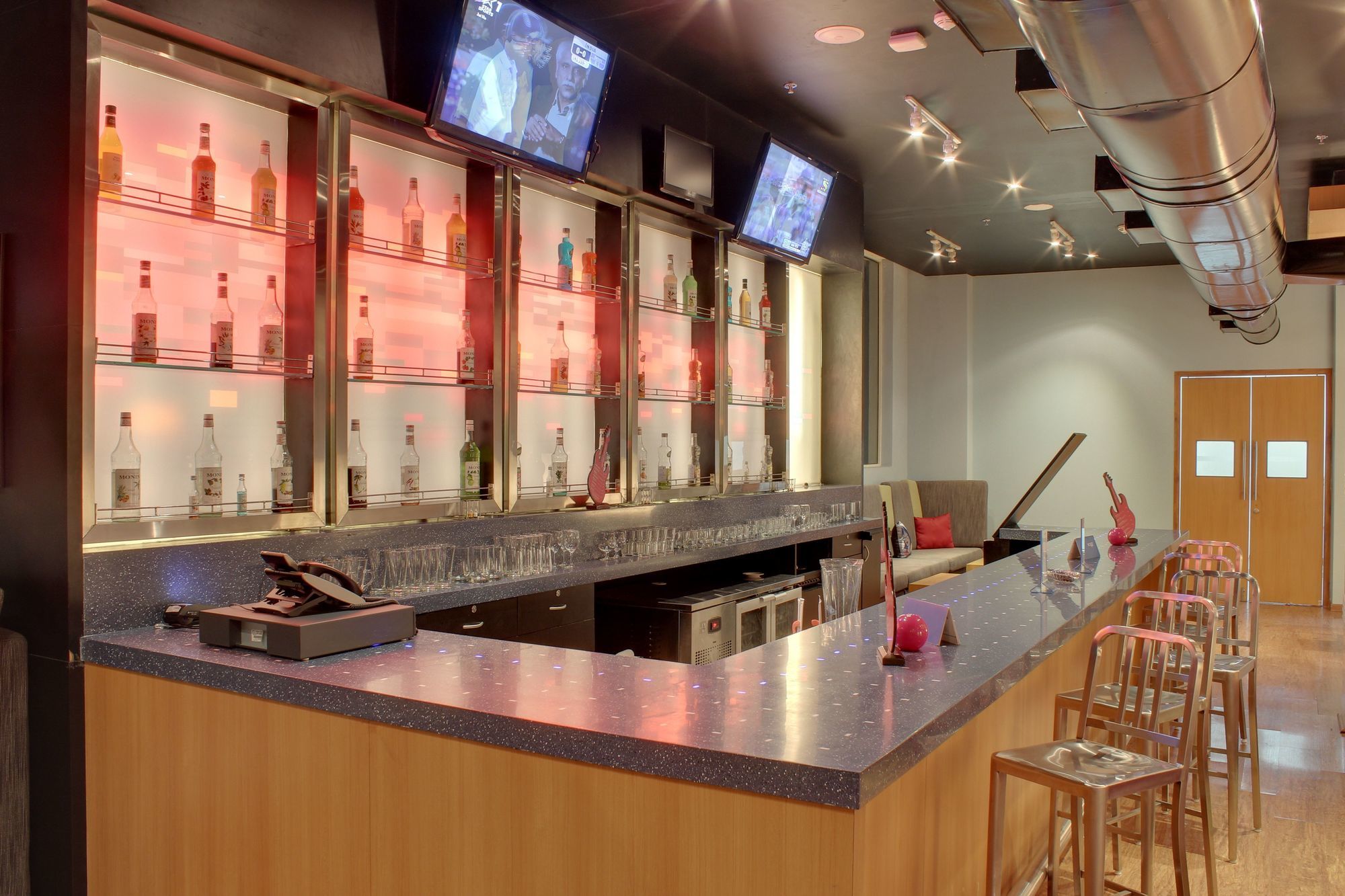 Фото Vivanta Ahmedabad Sg Highway