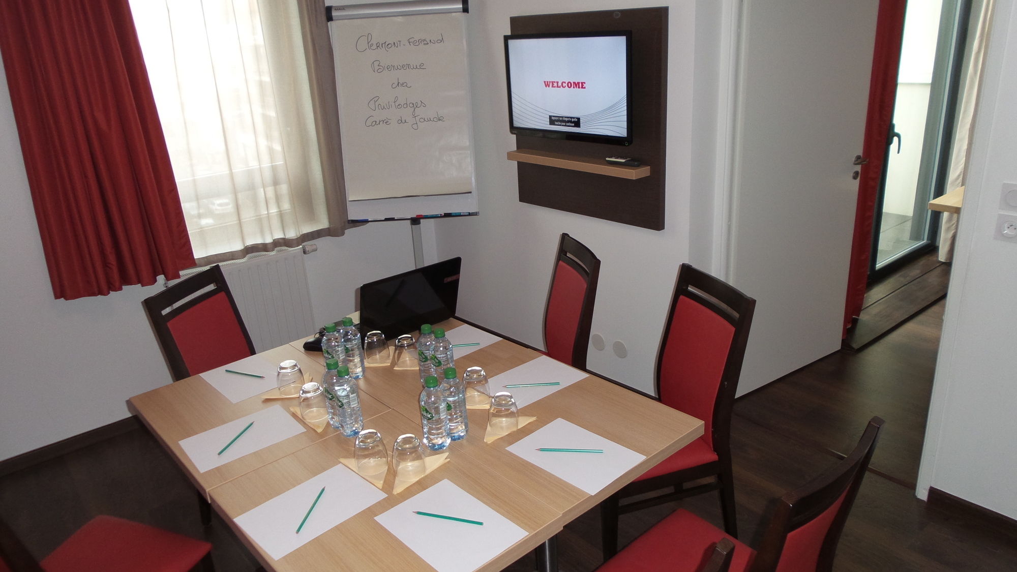 Фото Apparthotel Privilodges Carré de Jaude