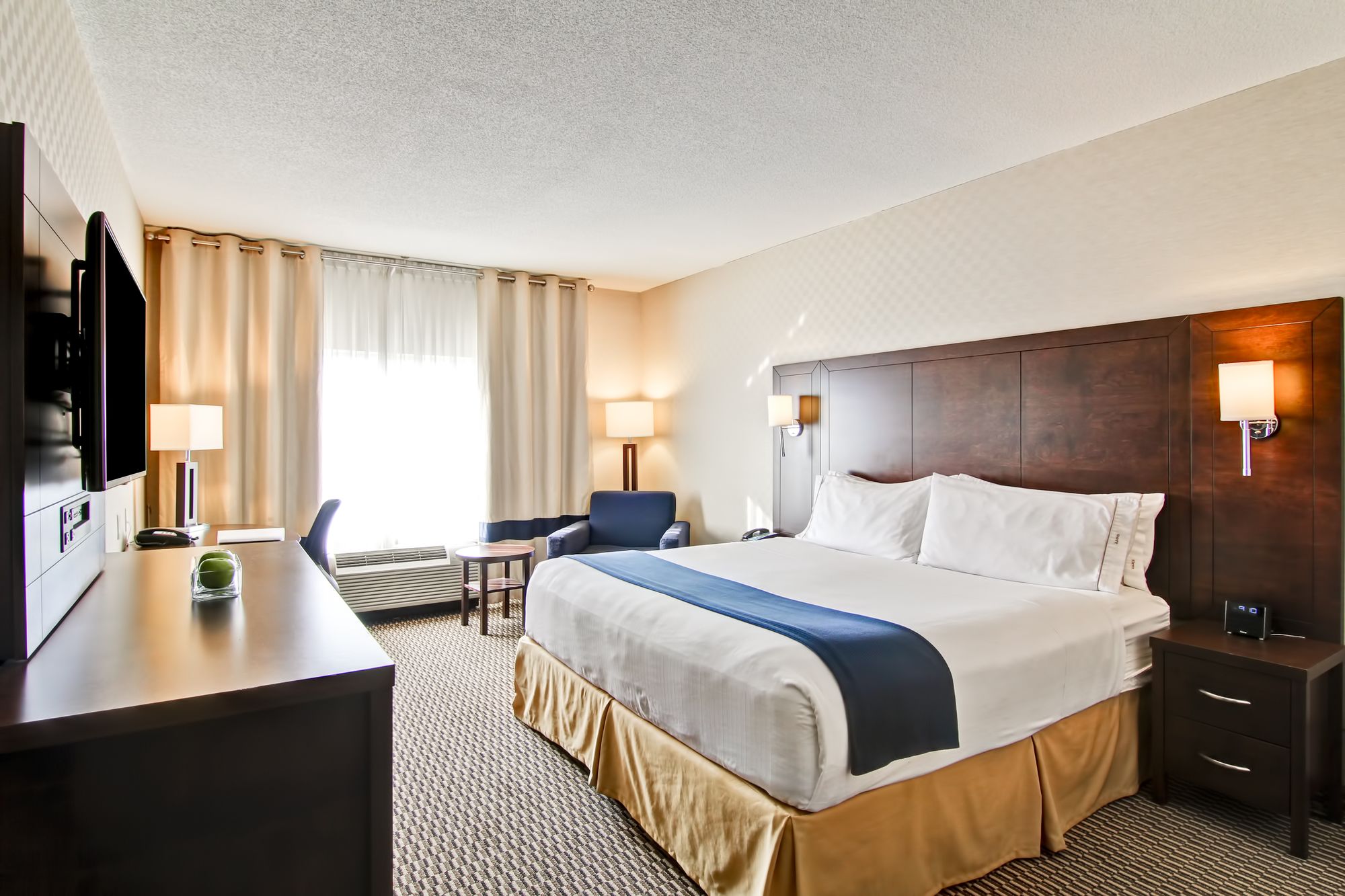 Фото Holiday Inn Express Hotel & Suites Toronto - Markham, an Ihg Hotel