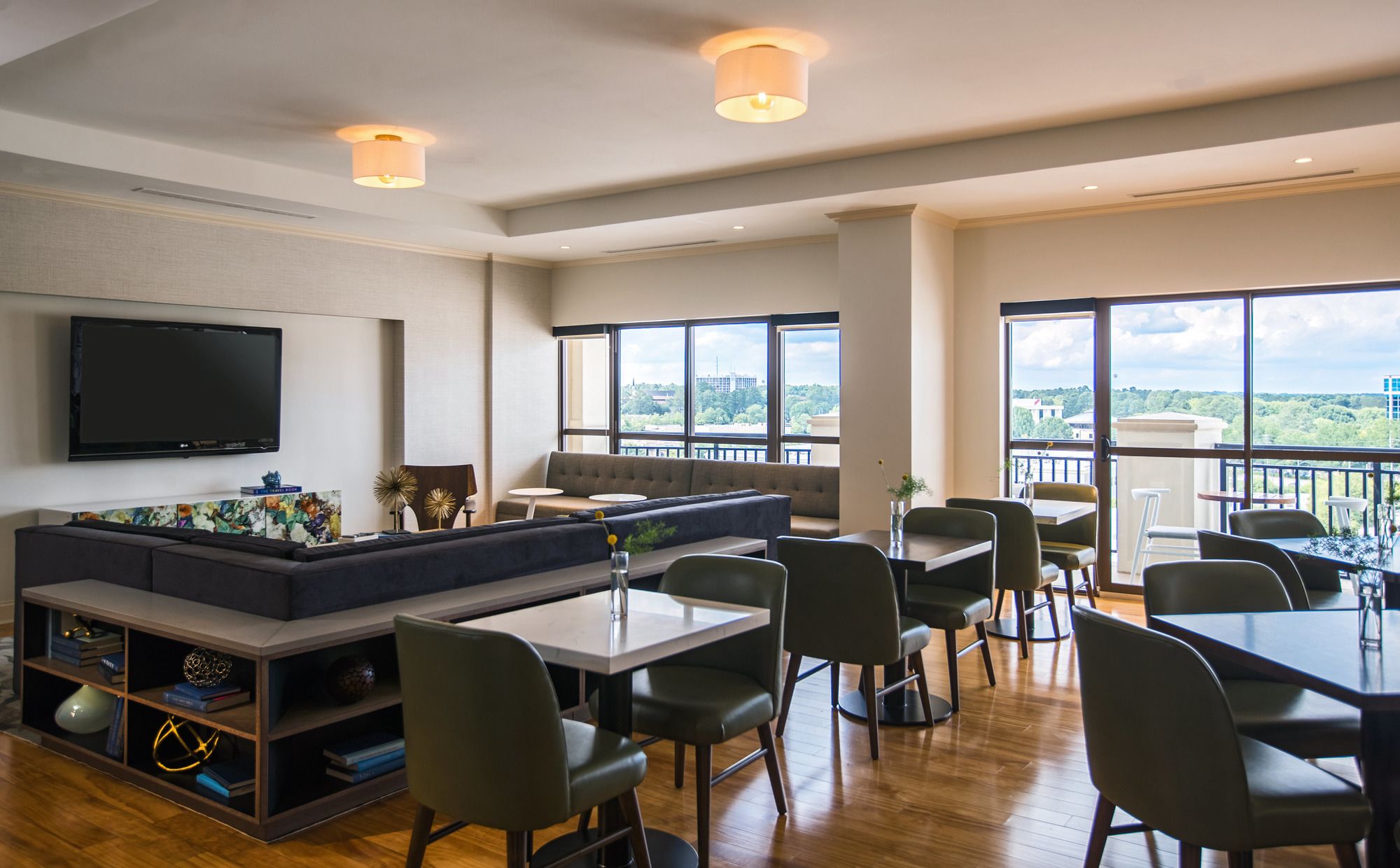 Фото Renaissance Raleigh North Hills Hotel