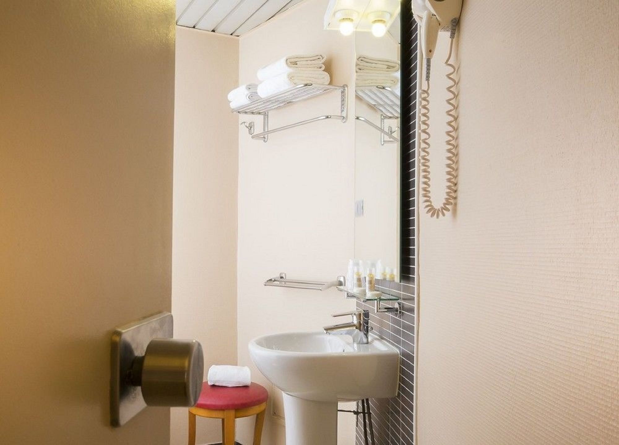 Фото Hôtel de France Quartier Latin