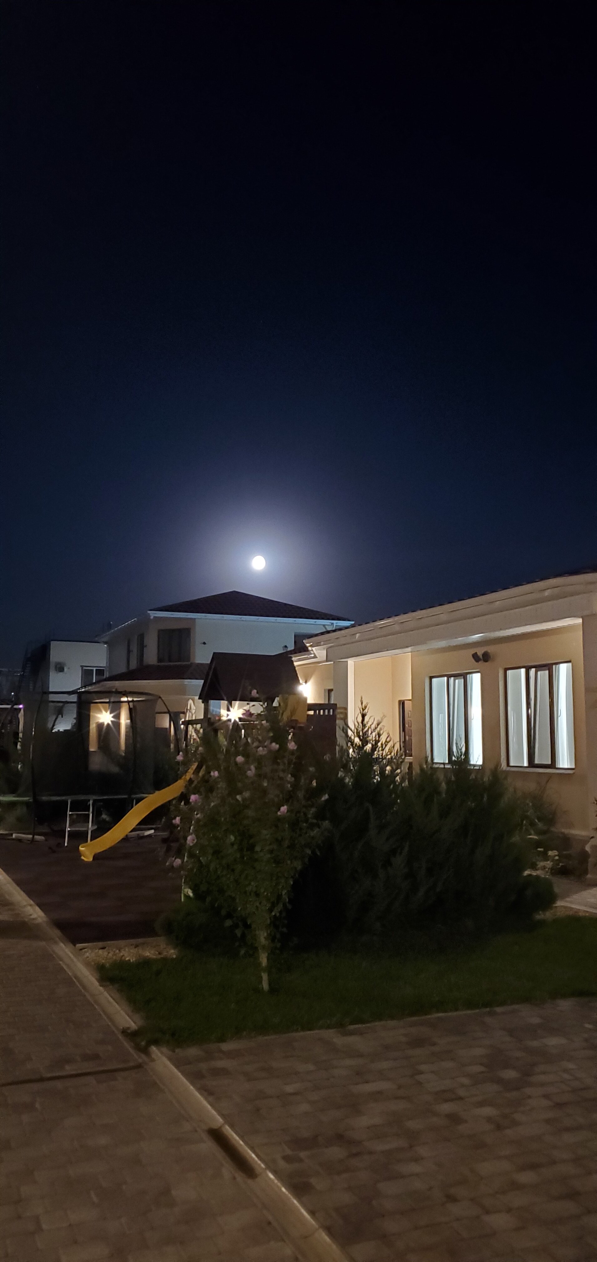 Фото Эмили Вилладж Витино