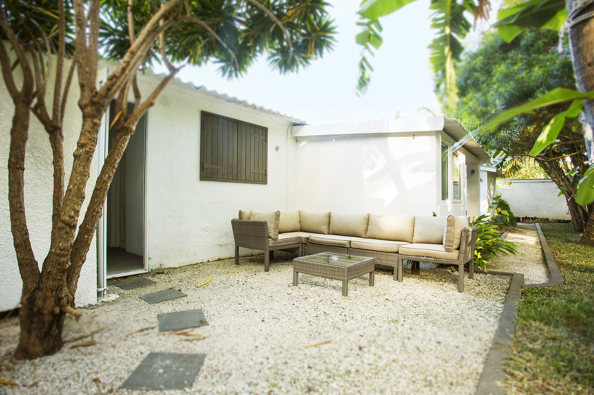 Фото Esprit Libre Restaurant and Guest House