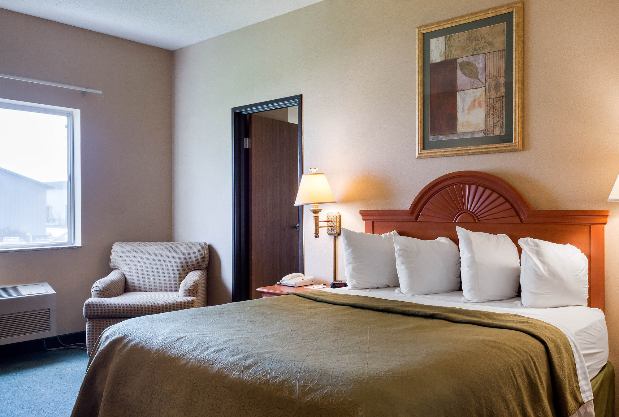 Фото Quality Inn Brookings - University