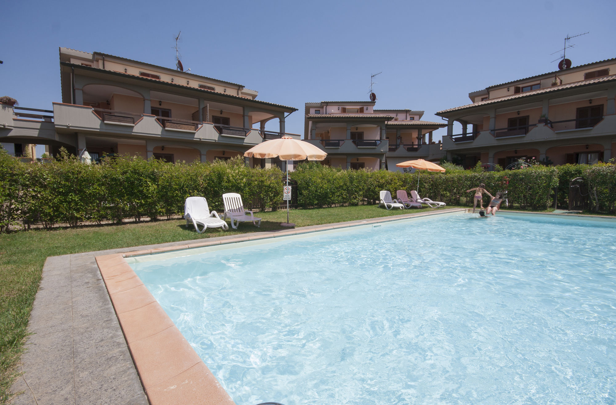 Фото Follonica Apartments